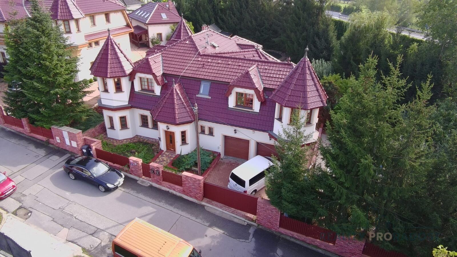 Prodej rodinný dům - Dobrošovská, Praha, 250 m²