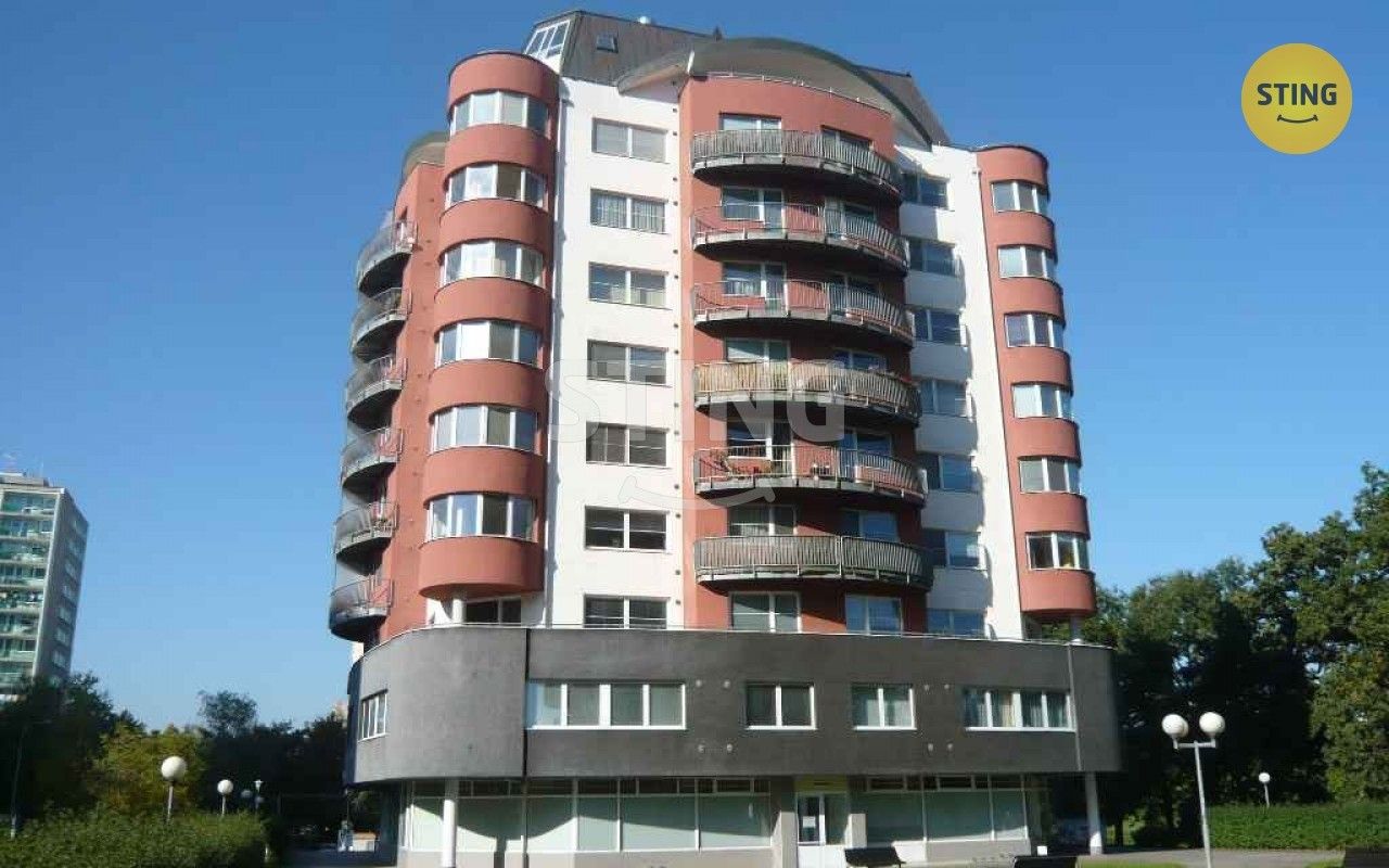 2+kk, nábřeží Závodu míru, Pardubice, 60 m²