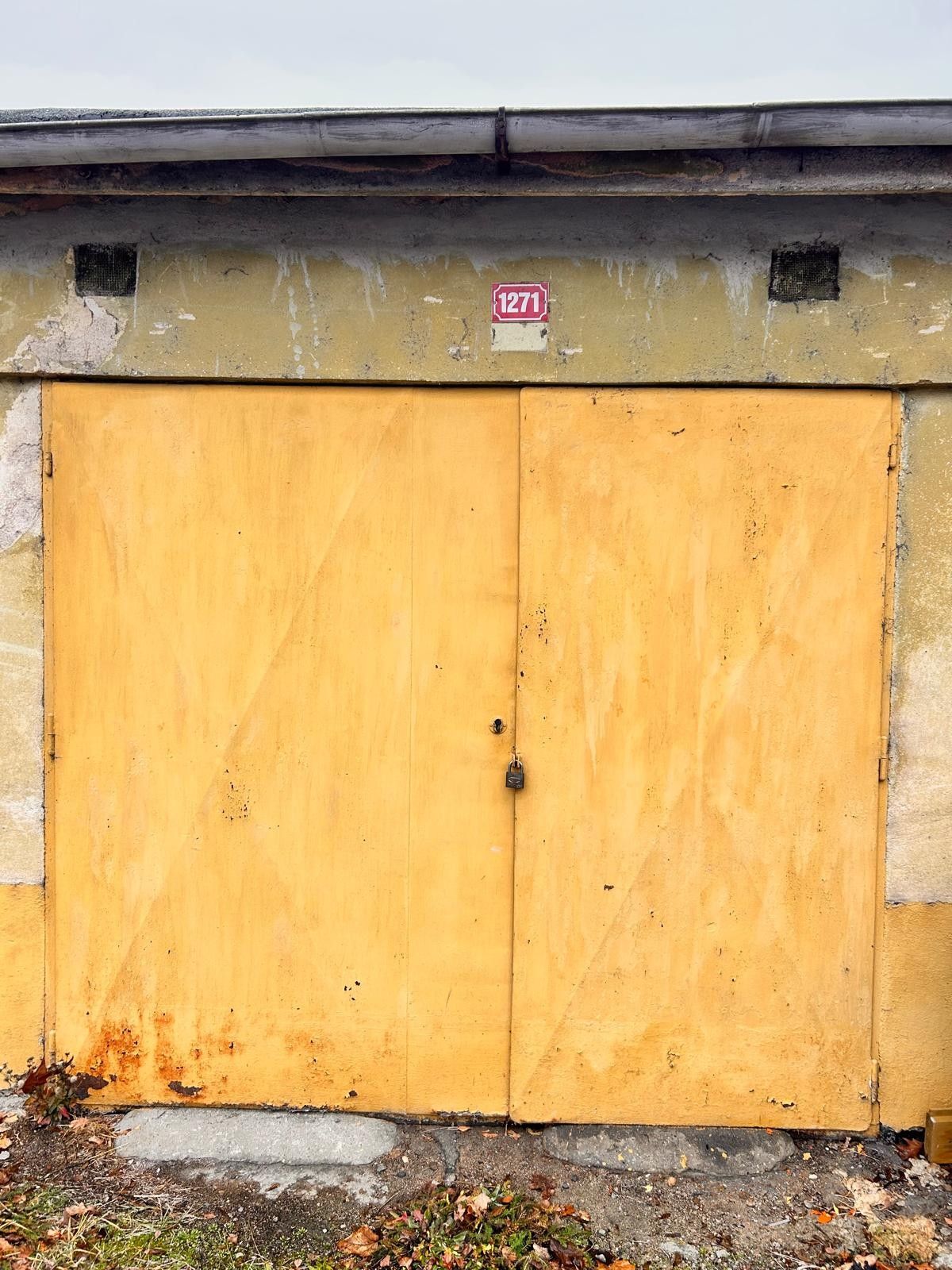 Garáže, Bechyně, 18 m²