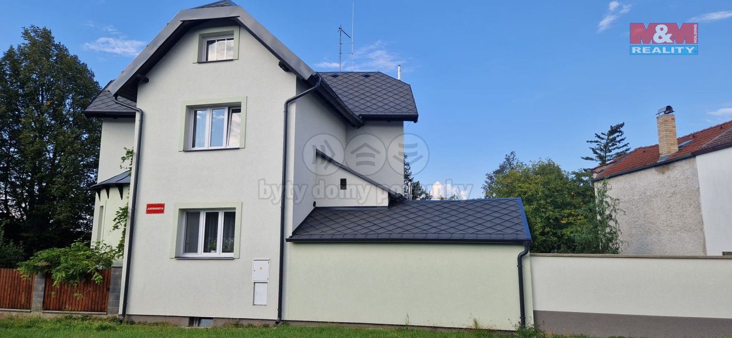 Prodej rodinný dům - Rooseveltova, Čelákovice, 234 m²
