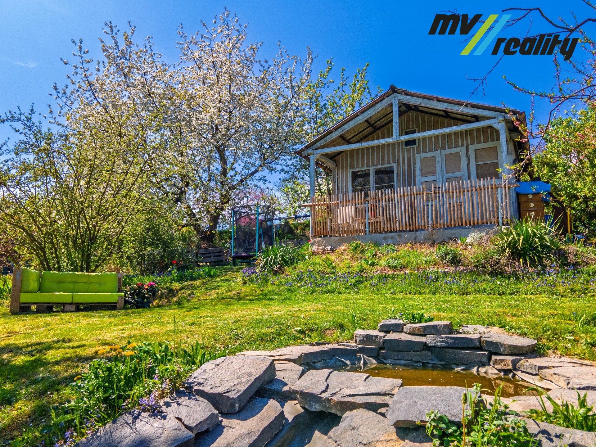 Chaty, Mikovice, Kralupy nad Vltavou, 18 m²