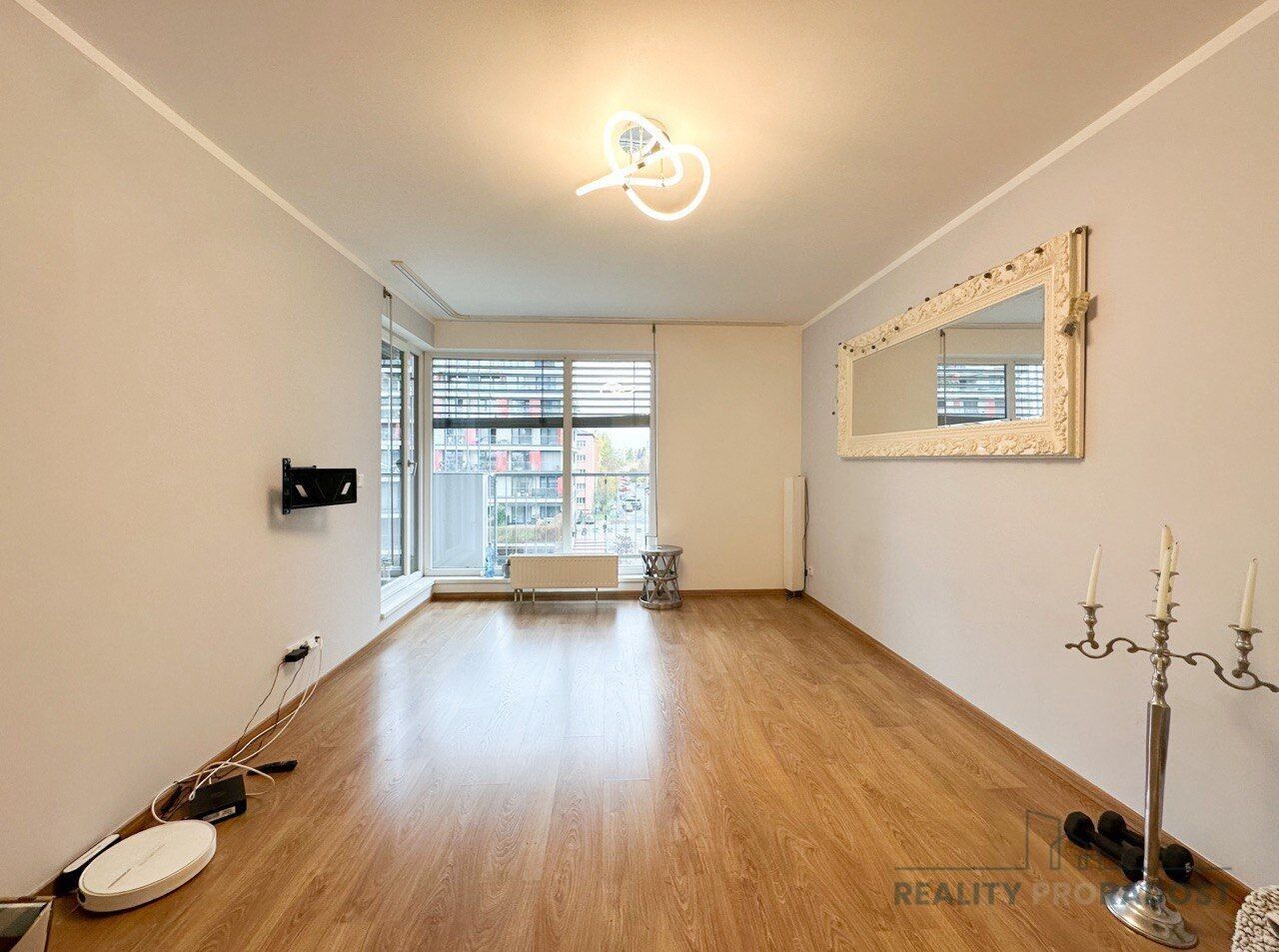 2+kk, Počernická, Praha, 57 m²