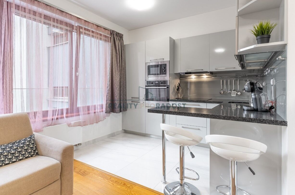 Pronájem byt 1+kk - U Nikolajky, Praha, 38 m²