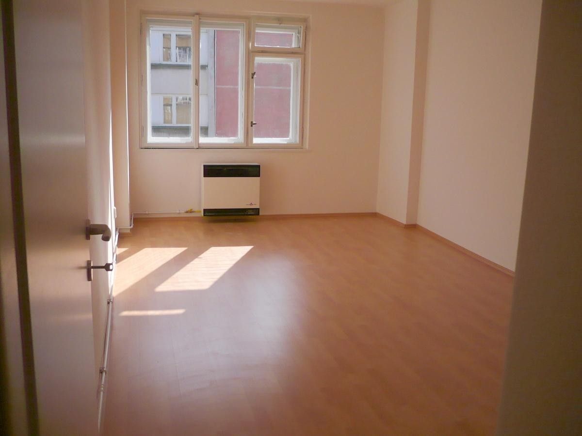 Pronájem byt 2+kk - Kloboučnická, Praha, 50 m²