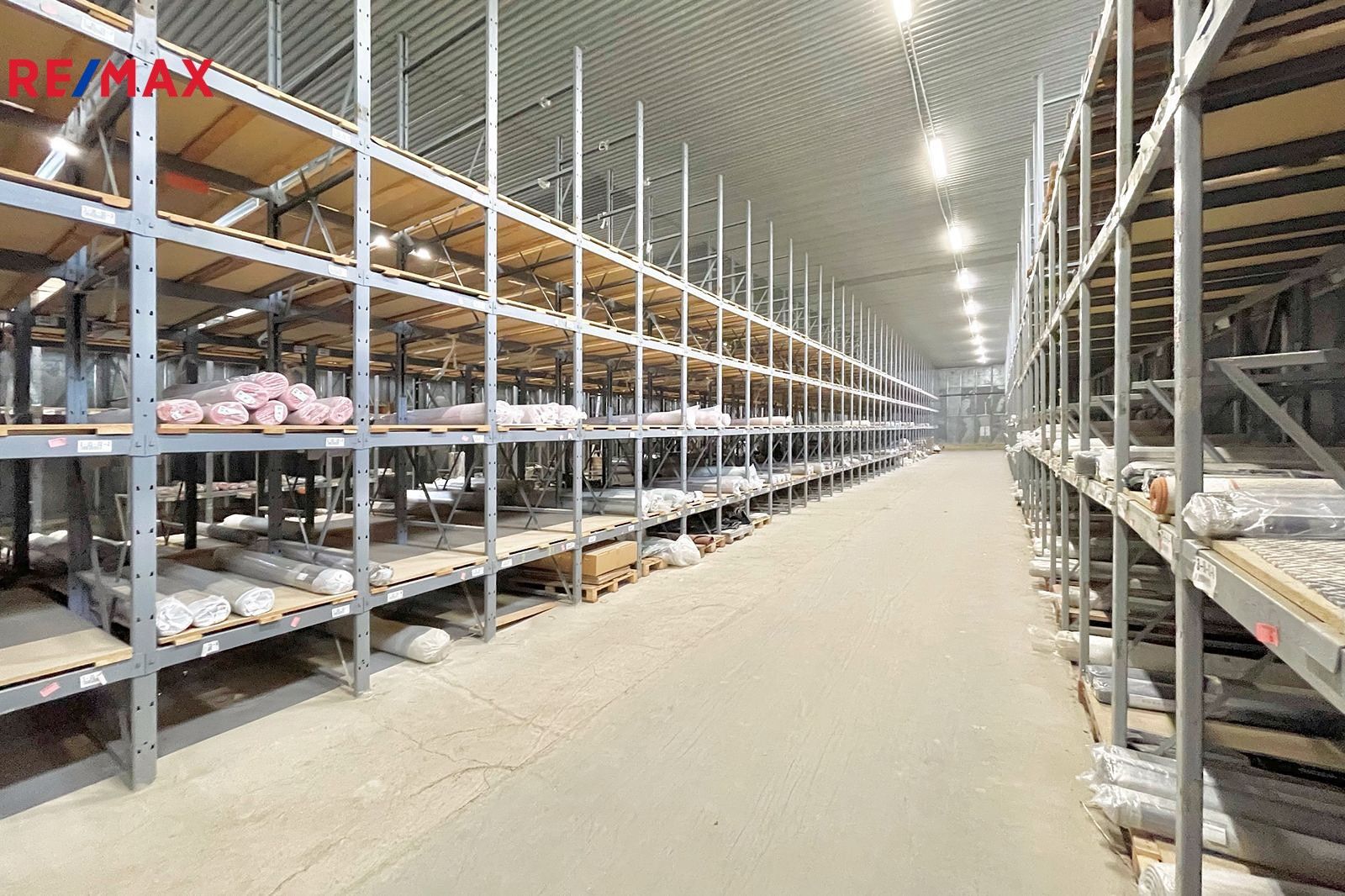 Sklady, Králův Dvůr, 1 m²