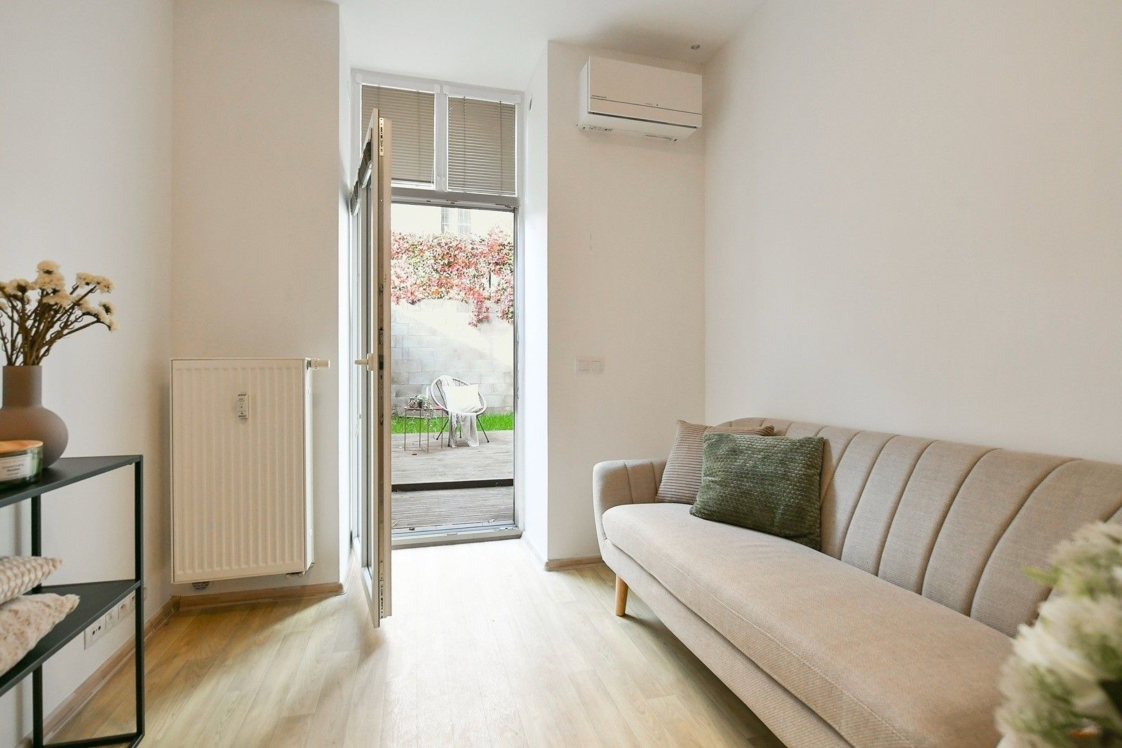 Prodej byt 2+kk - Pod Labuťkou, Praha, 37 m²