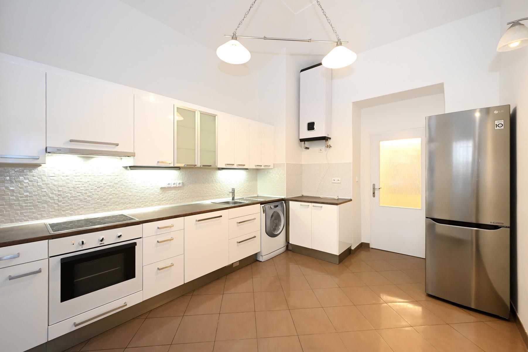 3+1, Kroftova, Praha, 84 m²