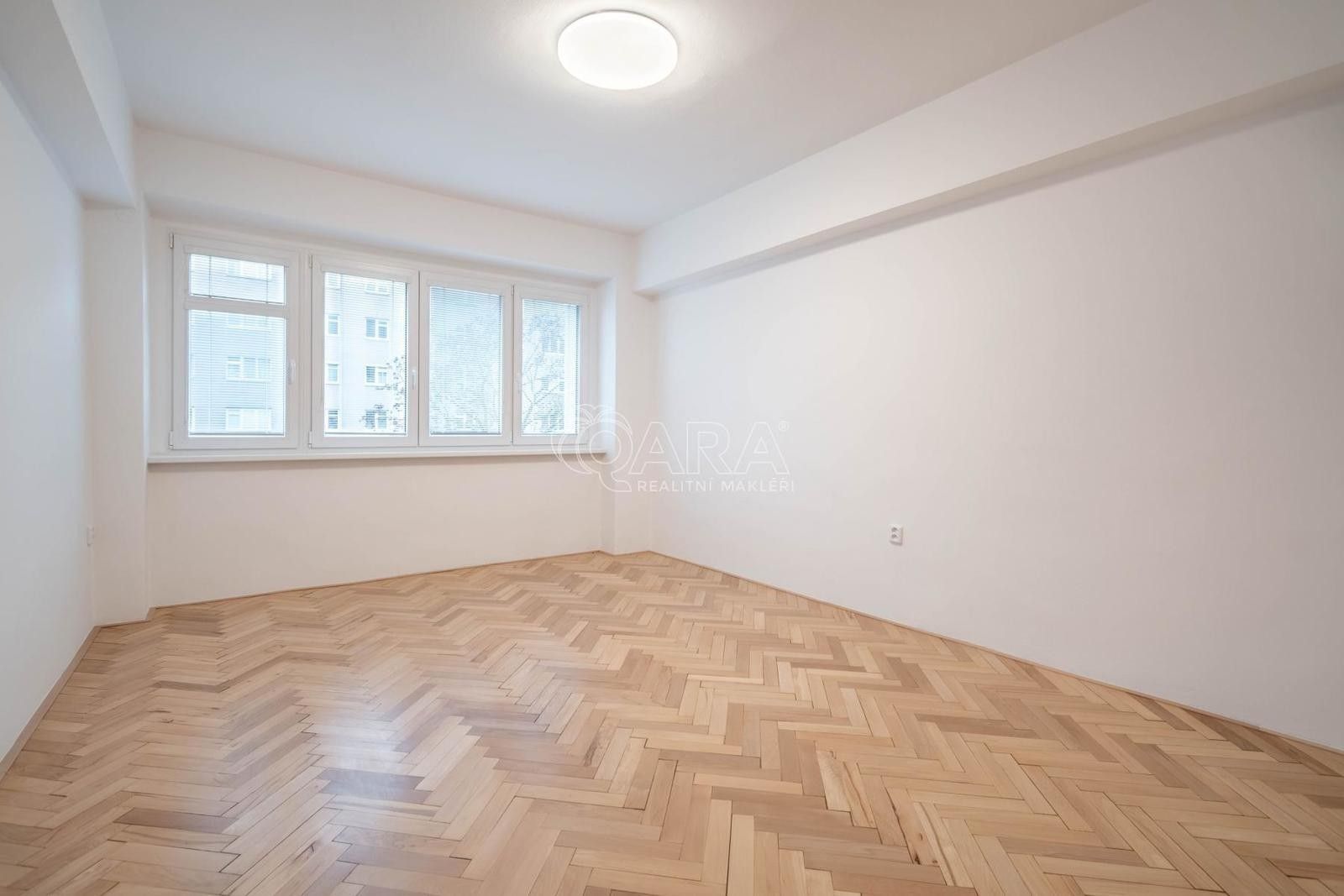 Pronájem byt 3+1 - Kišiněvská, Praha, 74 m²