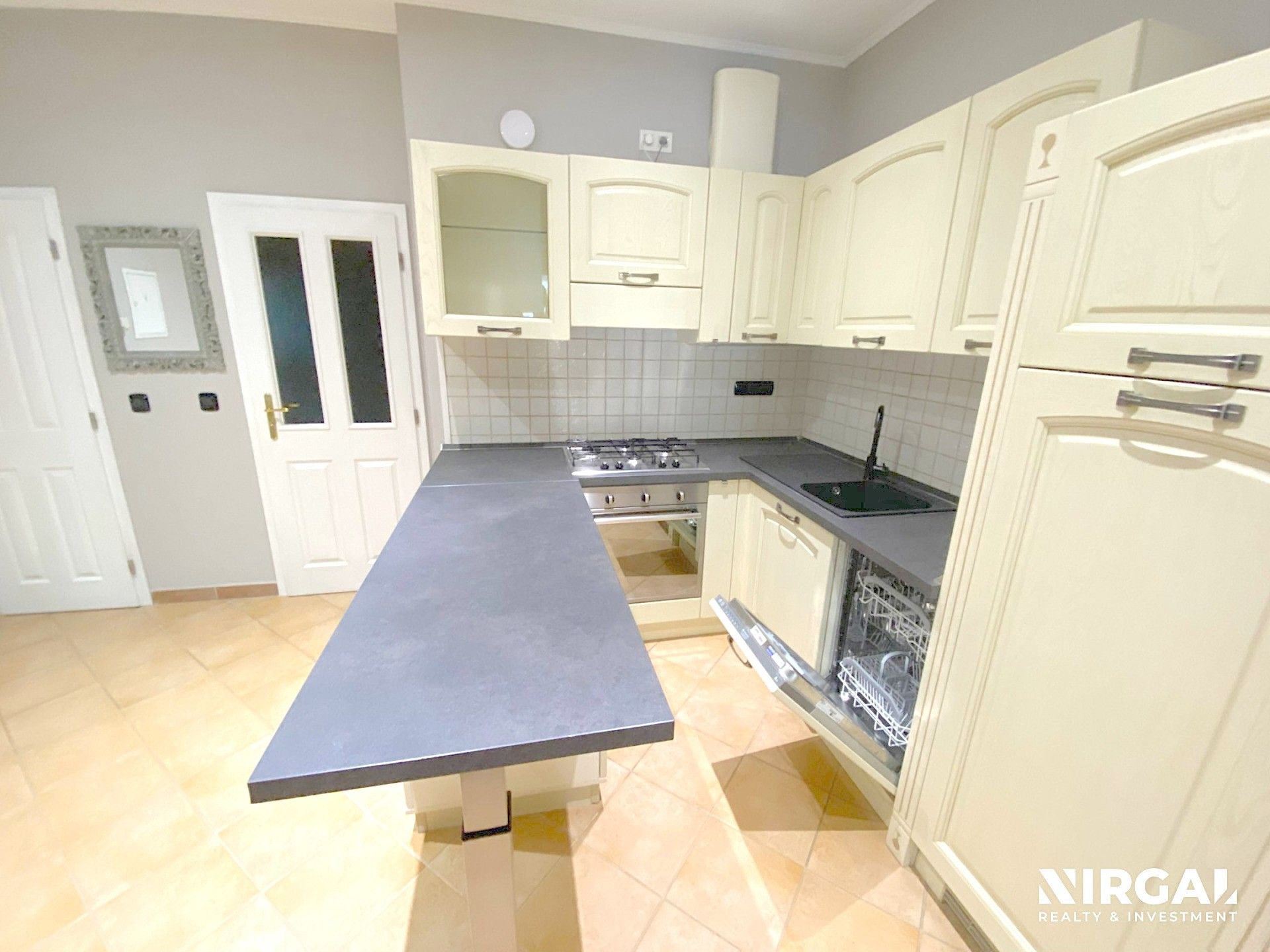 2+1, Plzeňská, Praha, 58 m²