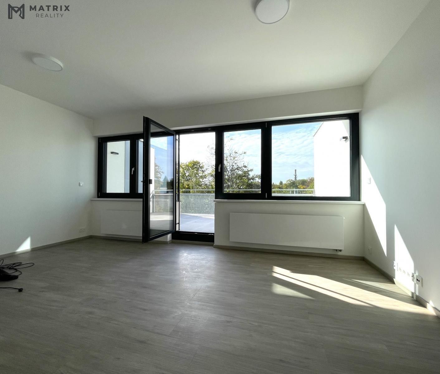 Pronájem byt 1+kk - Primátorská, Praha, 56 m²