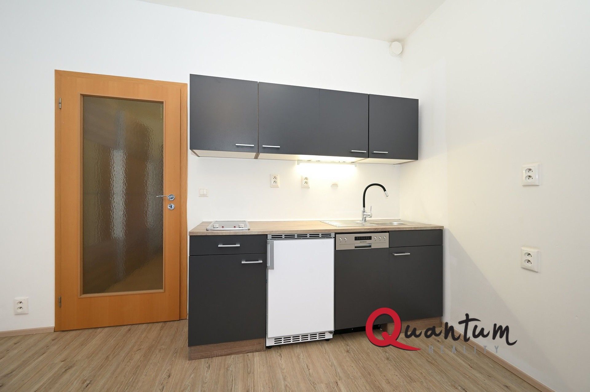1+kk, Pod Kavalírkou, Praha, 30 m²