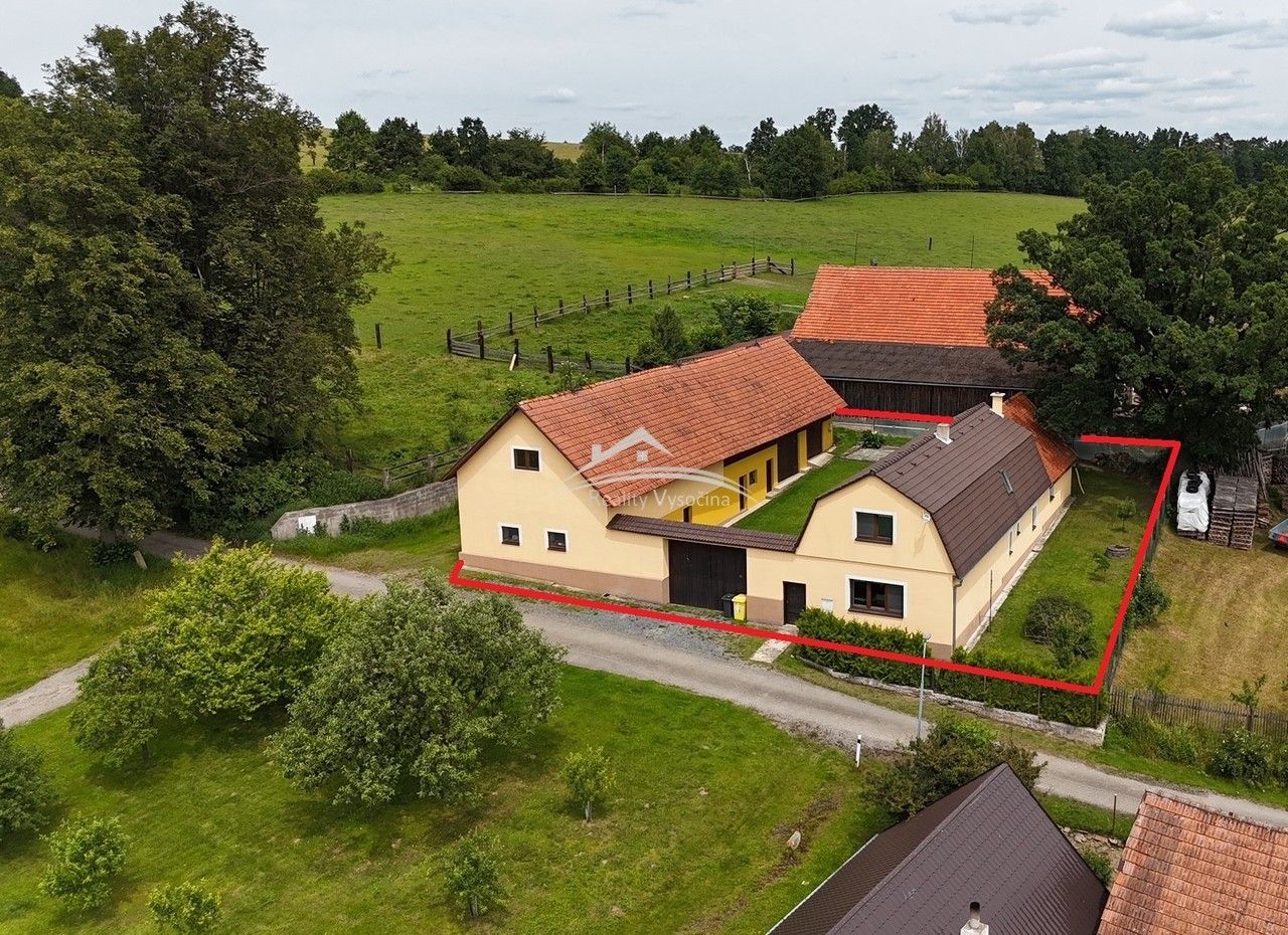 Prodej rodinný dům - Tukleky, Senožaty, 180 m²