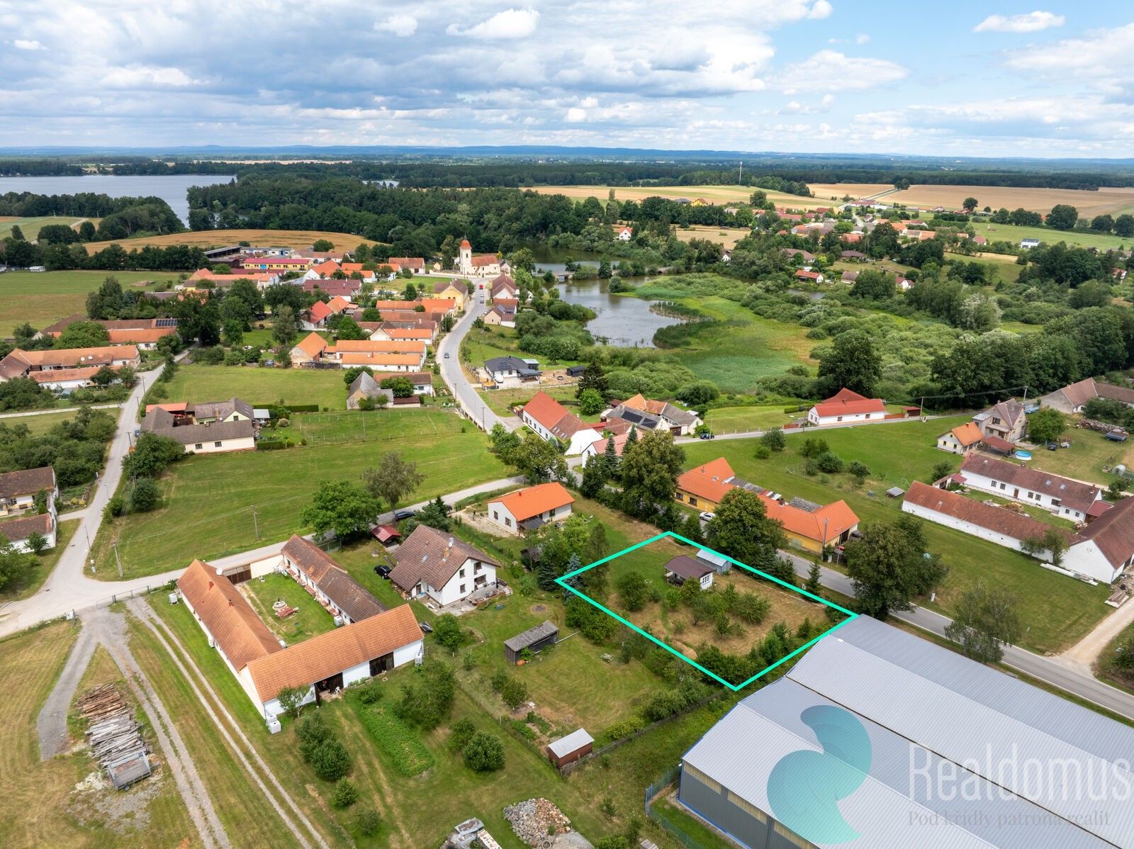 Prodej pozemek pro bydlení - Lišov, 1 000 m²