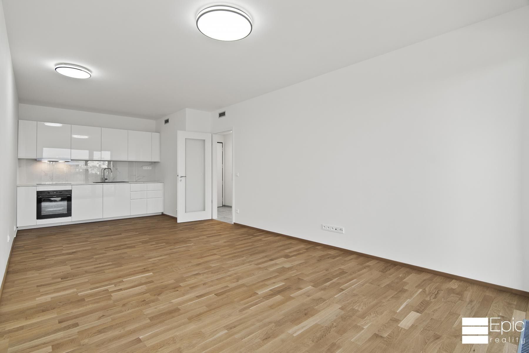 Pronájem byt 2+kk - Mezi vodami, Praha, 58 m²