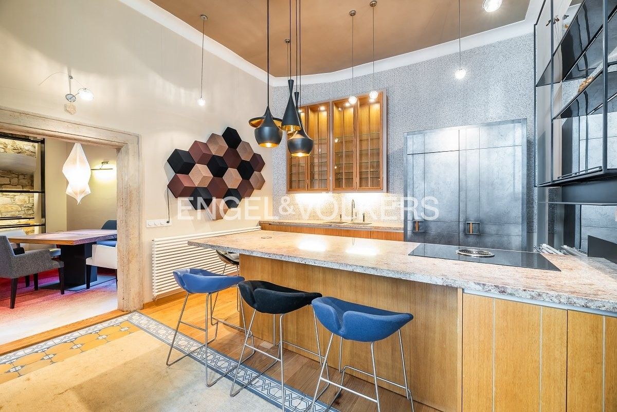 4+1, Thunovská, Praha, 145 m²