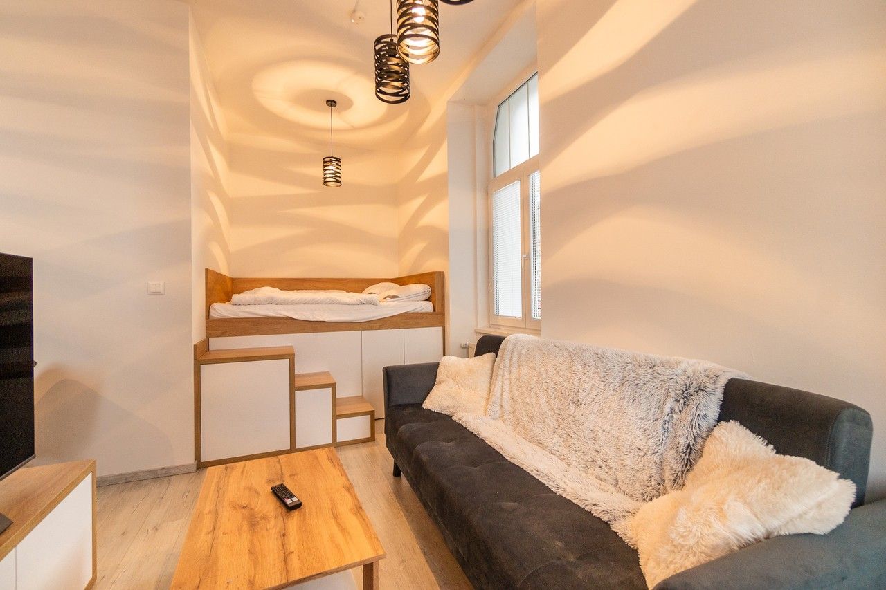 Pronájem byt 1+kk - Žukovova, Ústí nad Labem, 32 m²