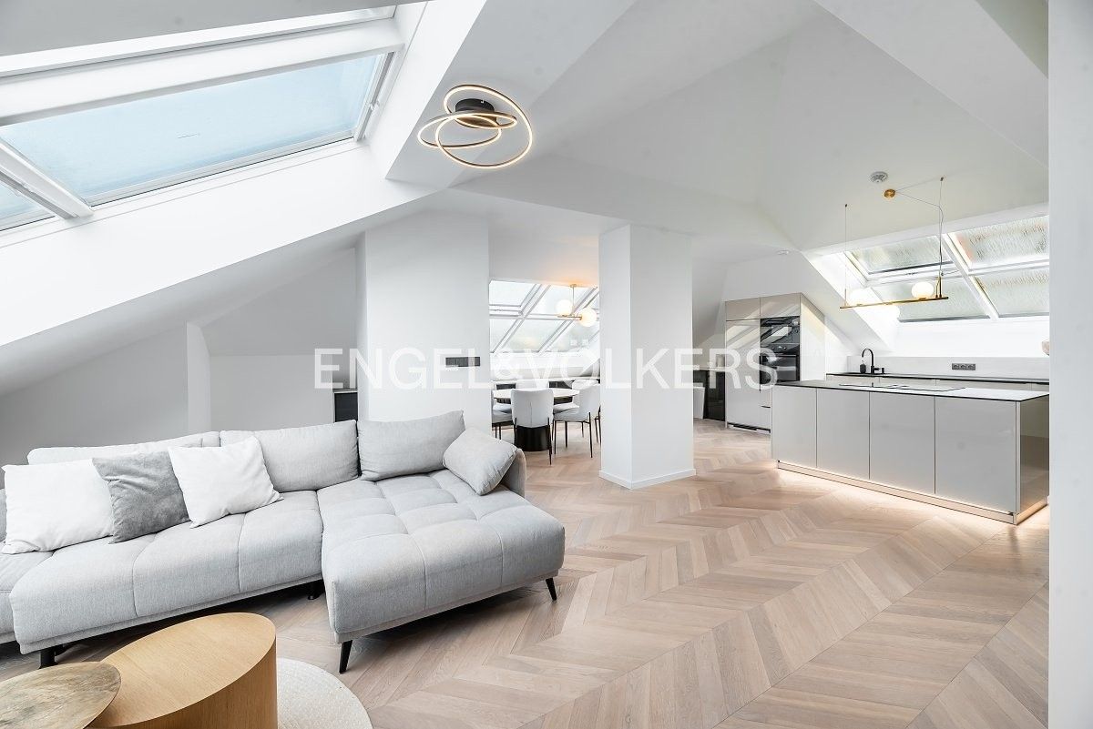 4+kk, Šafaříkova, Praha, 120 m²