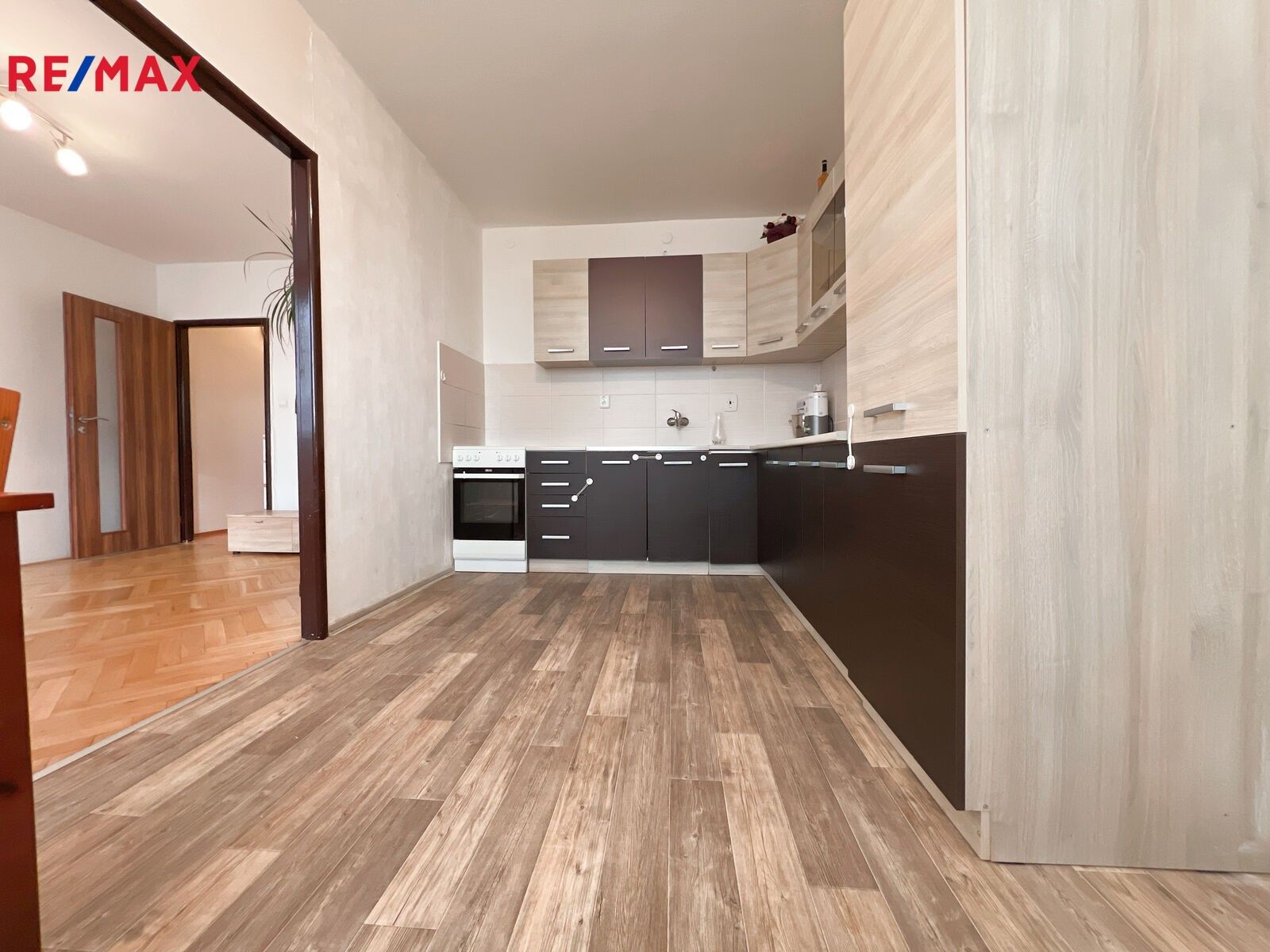 3+1, Na Sídlišti Iii, Průhonice, 72 m²