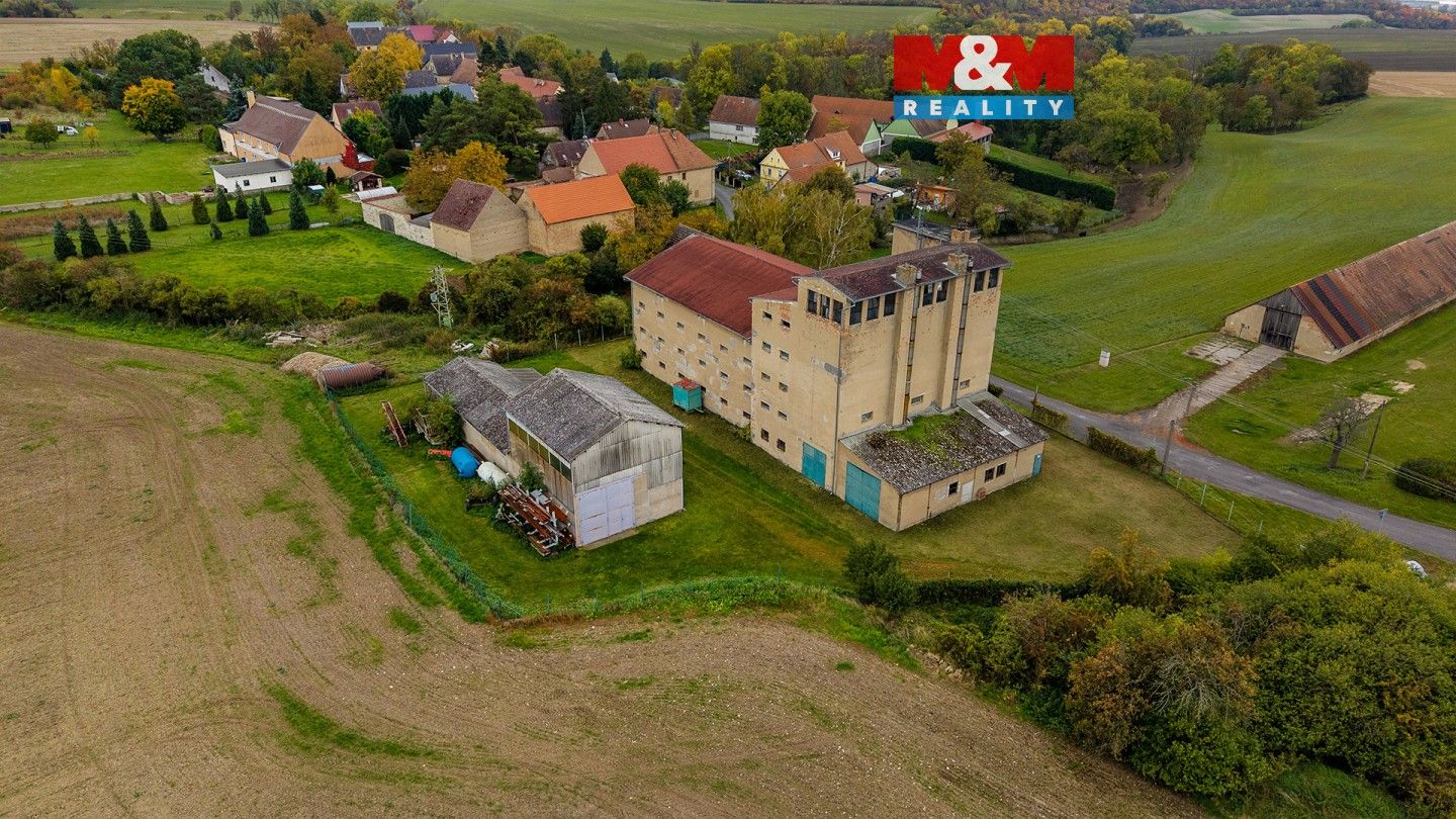 Zemědělské objekty, Sedlec, Křešice, 2 000 m²