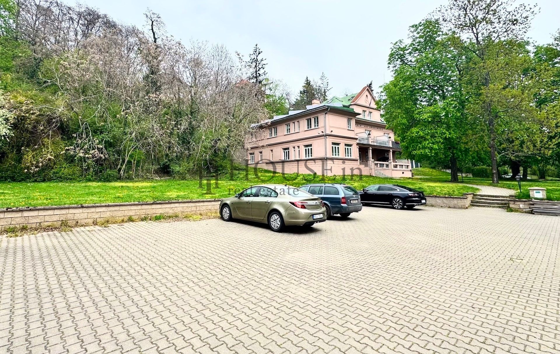 Pronájem garáž - Jandova, Praha, 12 m²