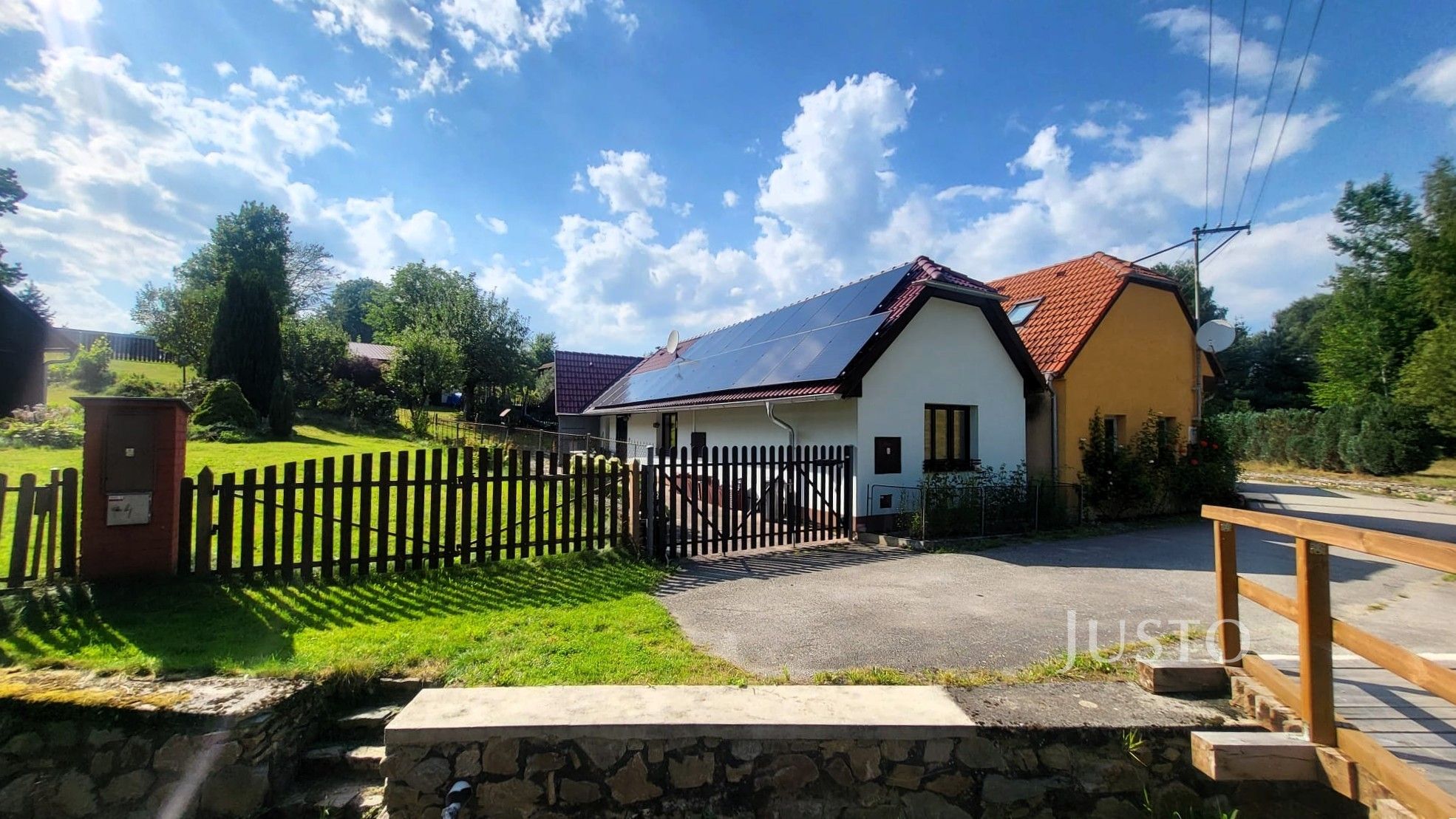 Rodinné domy, Dolní Chrášťany, Lhenice, 61 m²