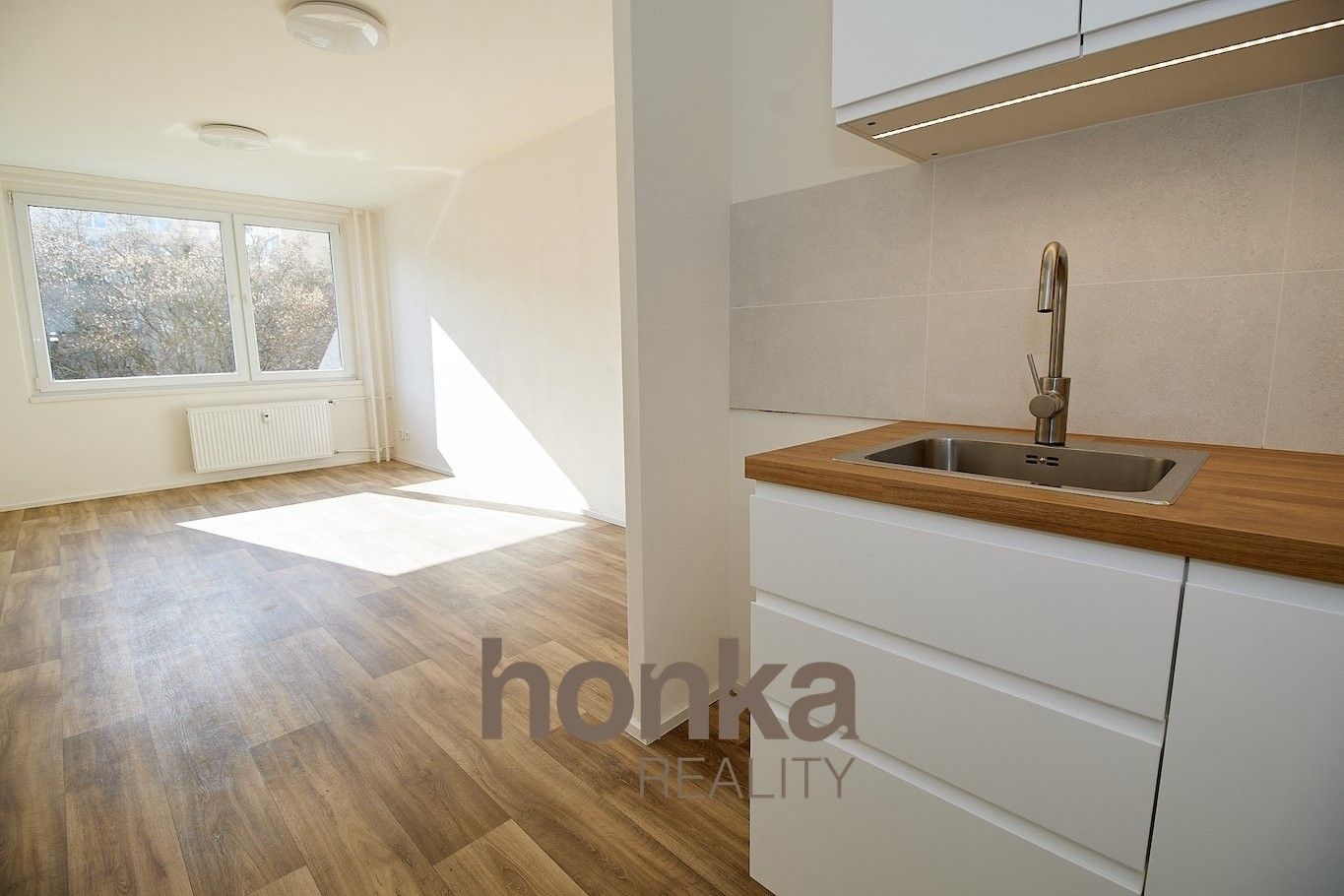 Pronájem byt 2+kk - Přecechtělova, Praha, 44 m²