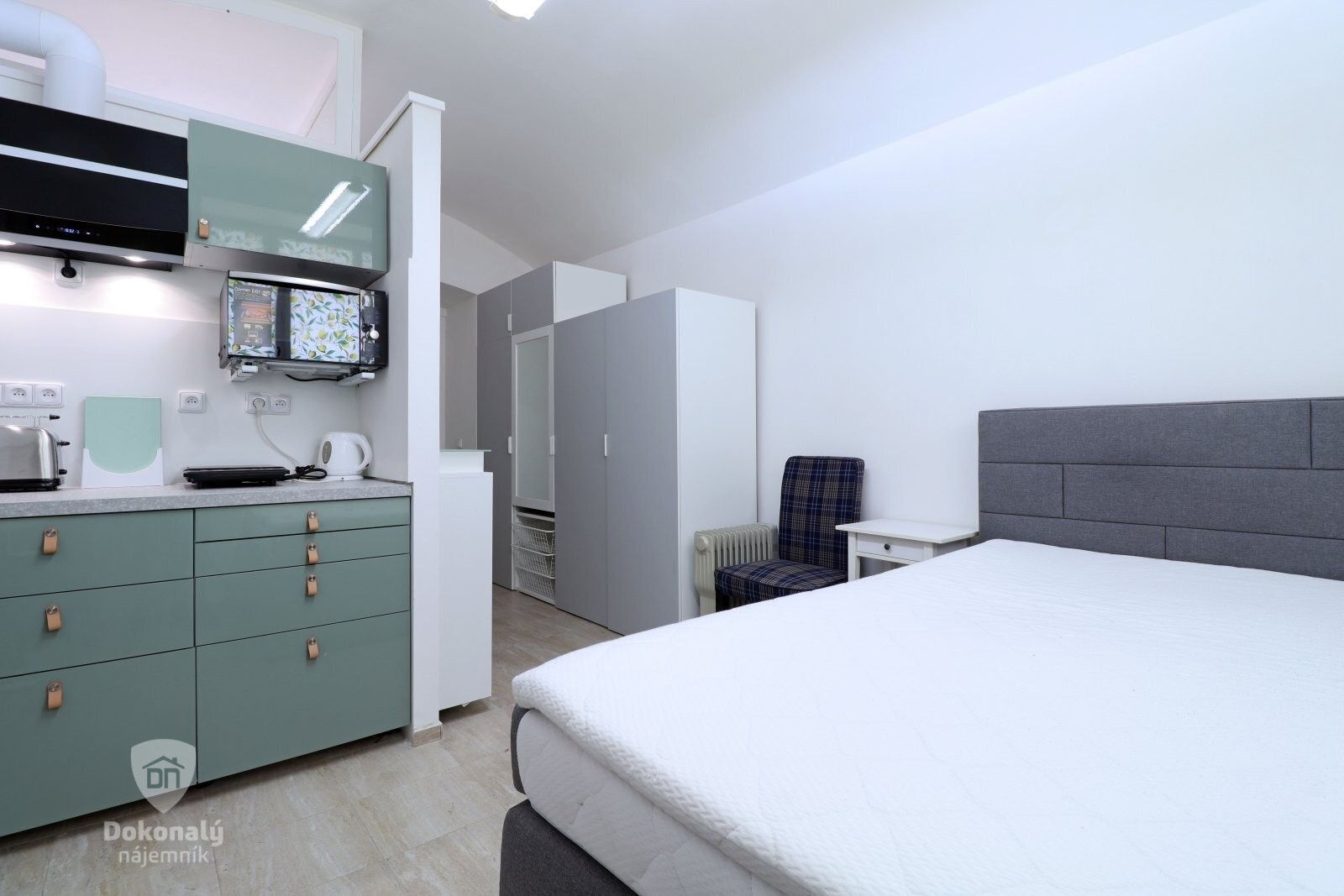 Pronájem byt 1+kk - Koperníkova, Praha, 19 m²