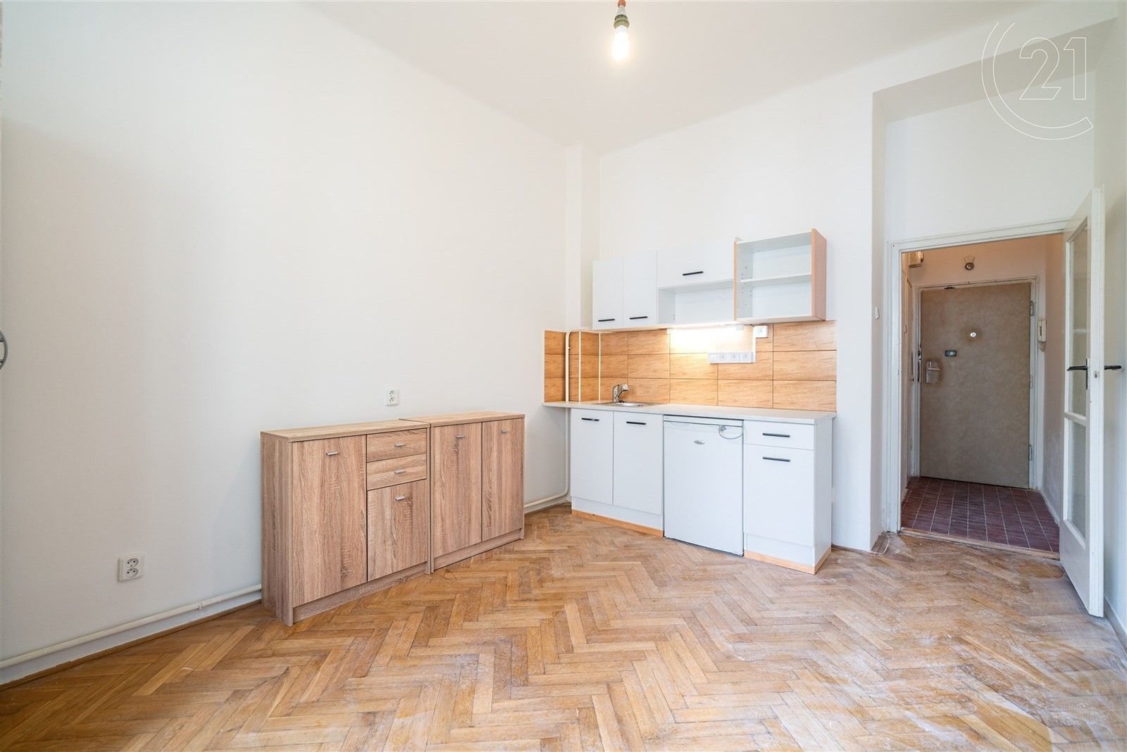 1+kk, Starostrašnická, Praha, 21 m²