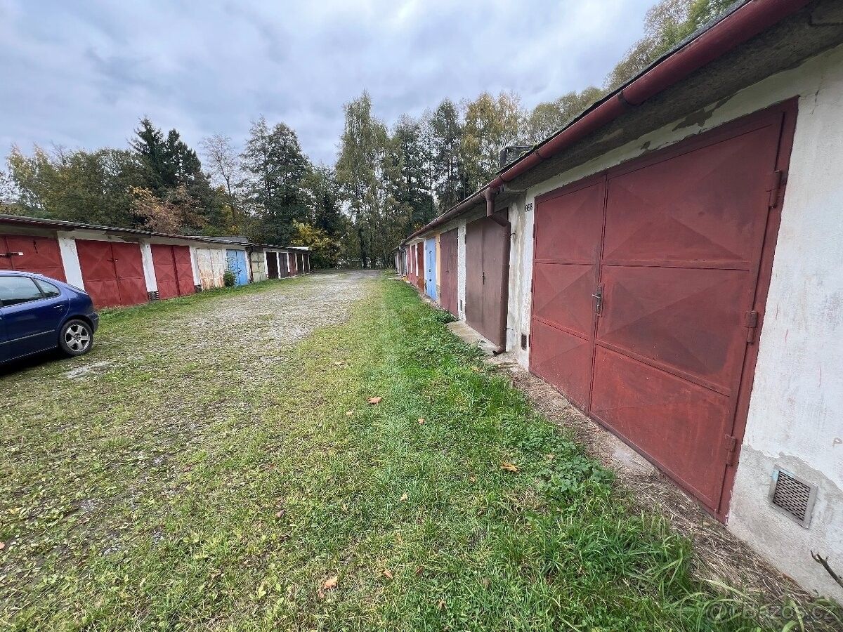 Garáže, Křídla, 592 31