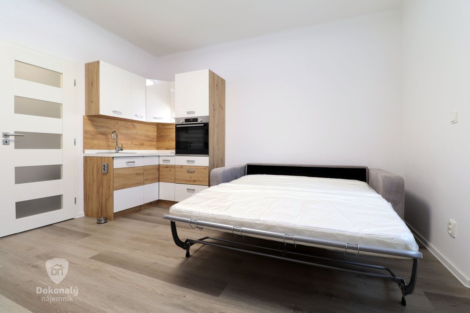 Pronájem byt 1+kk - U svobodárny, Praha, 25 m²