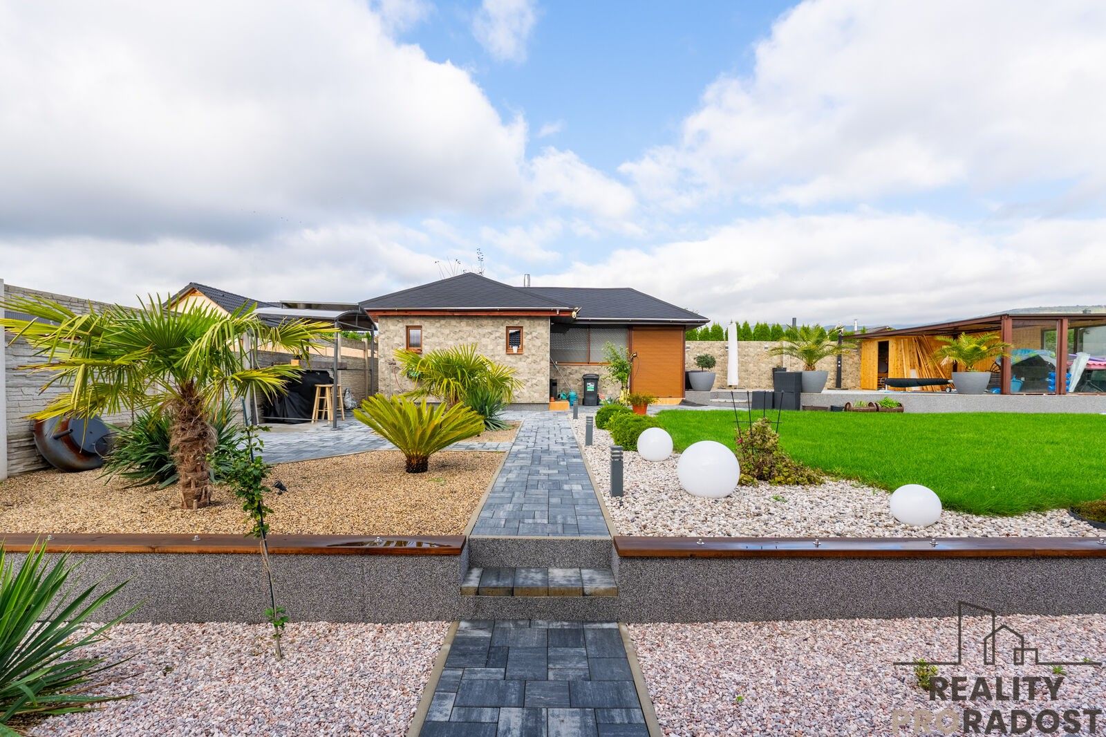 Prodej rodinný dům - Alšova, Lom, 137 m²