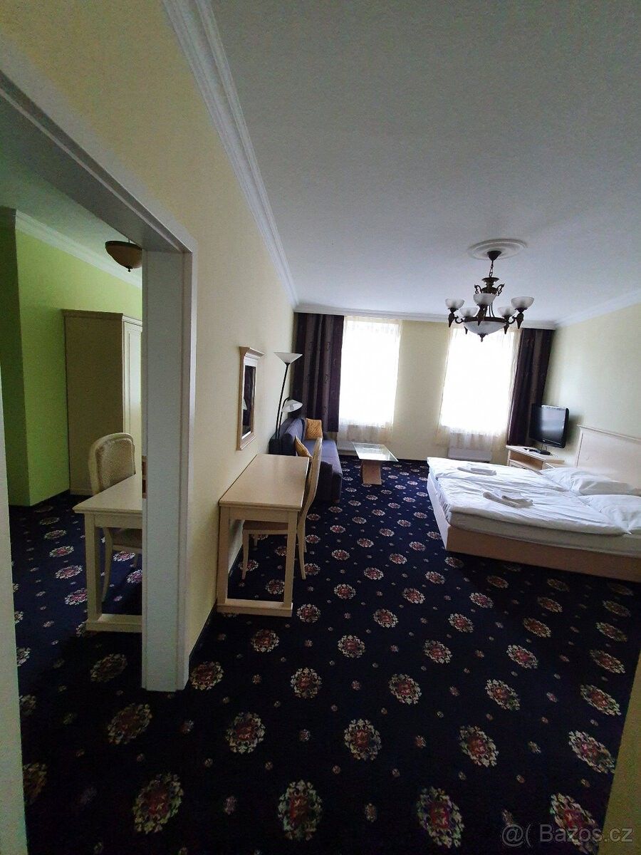 Pronájem byt - Karlovy Vary, 360 01