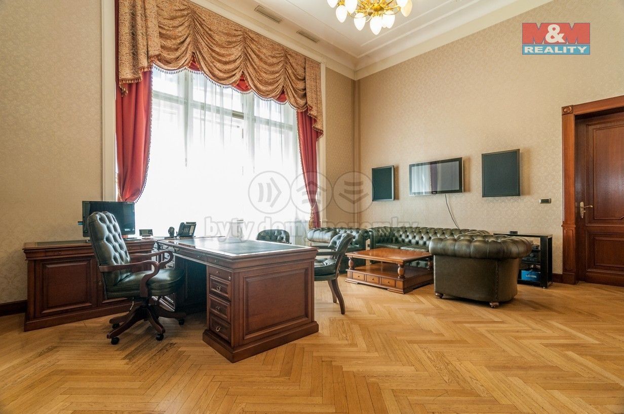 Prodej kancelář - Kartouzská, Praha, 664 m²