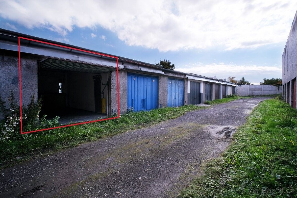 Garáže, Ostrava, 700 30