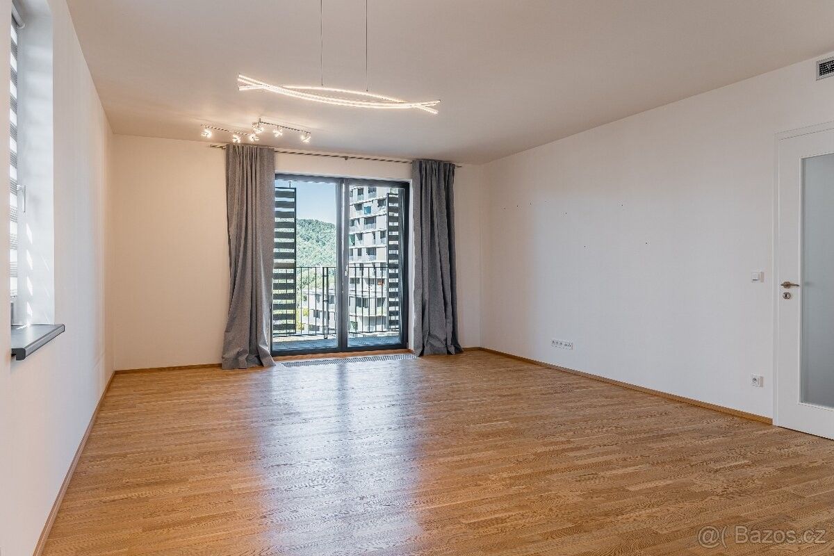 Prodej byt 2+kk - Praha, 143 00, 72 m²