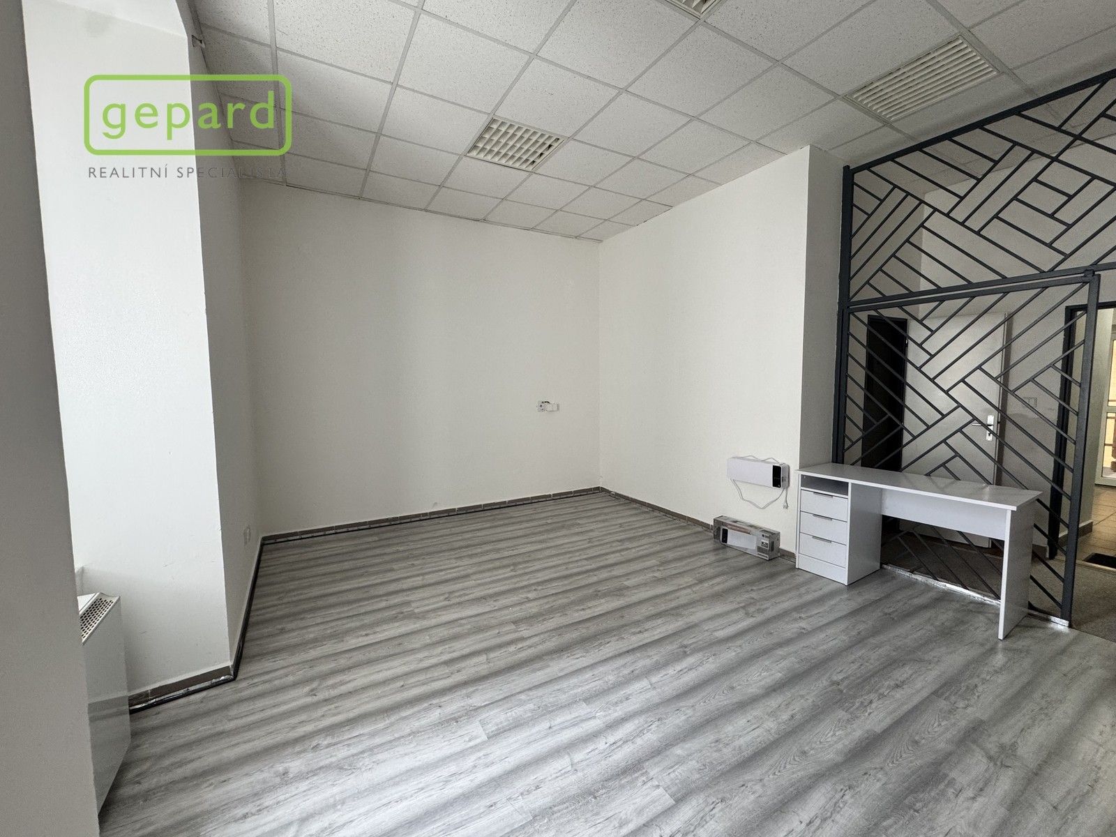 Kanceláře, Křížová, Sokolov, 27 m²