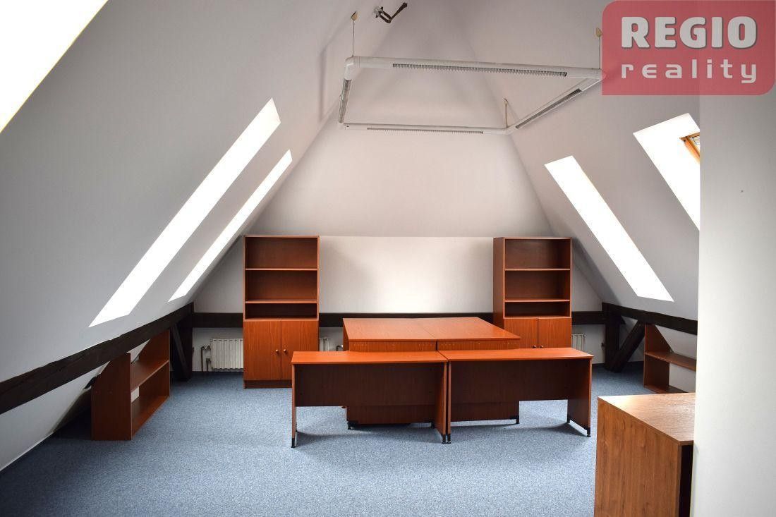 Kanceláře, Hřbitovní, Třinec, 43 m²
