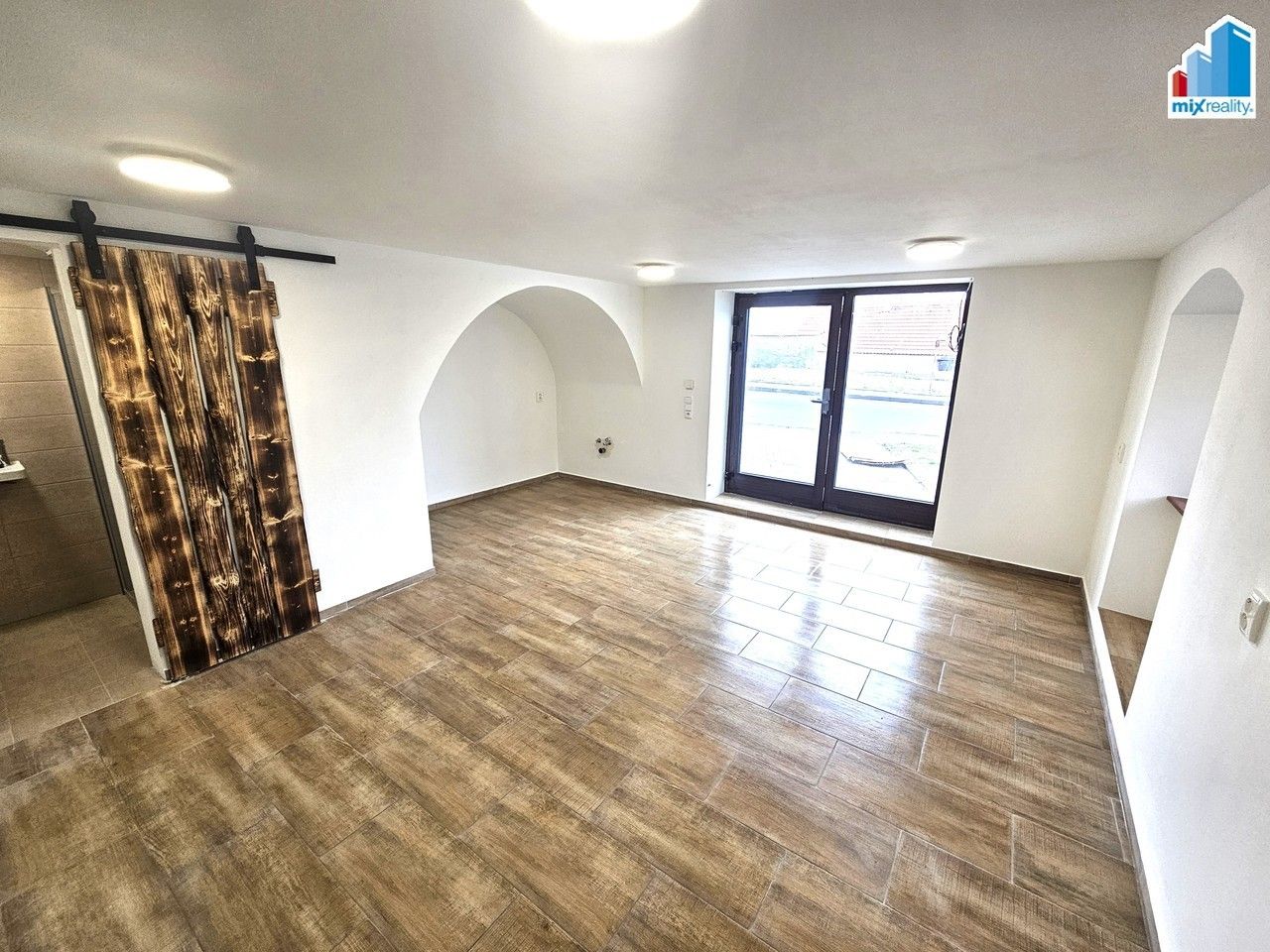 Pronájem kancelář - 5. května, Dýšina, 27 m²