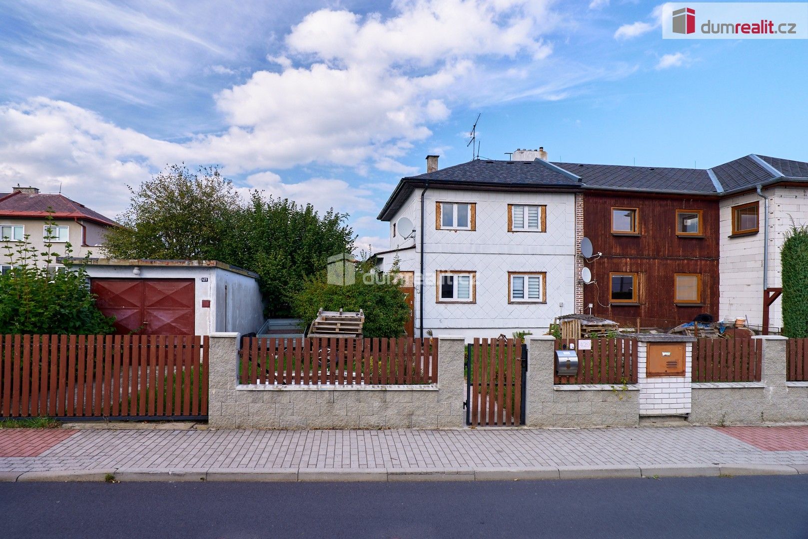 Prodej rodinný dům - Čapkova, Ostrov, 105 m²