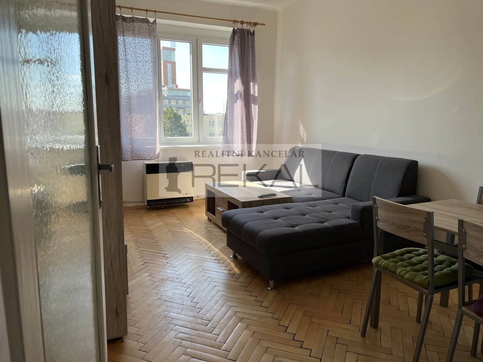 Pronájem byt 1+1 - V olšinách, Praha, 38 m²