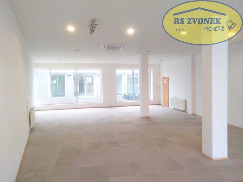 Pronájem obchodní prostory - Olomouc, 130 m²