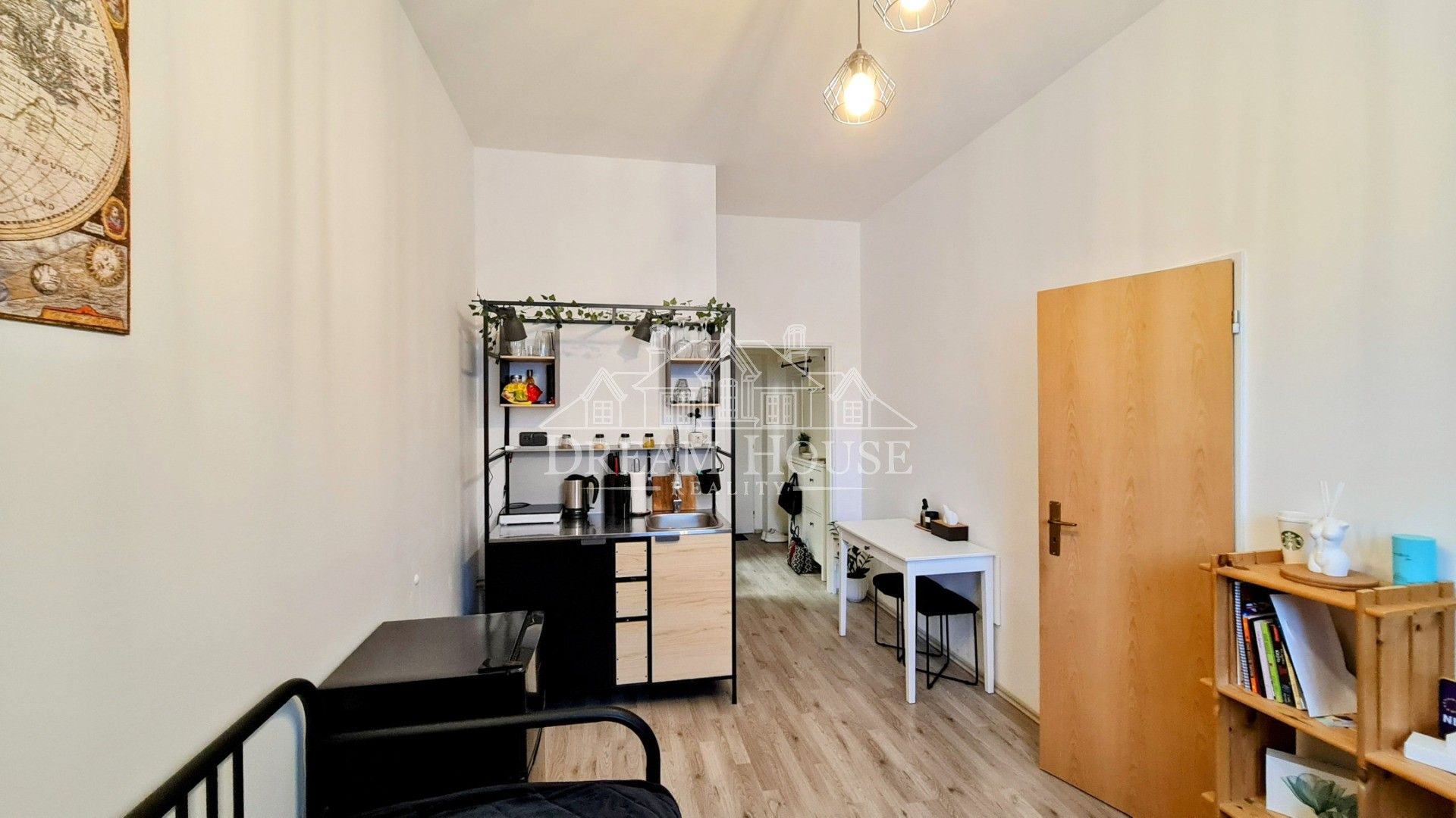 1+kk, Prosecká, Praha, 30 m²