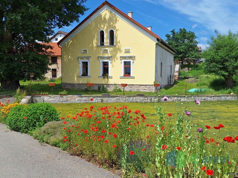 Rodinné domy, Nečín, 271 m²