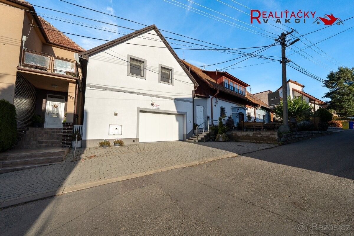 Rodinné domy, Perná, 691 86