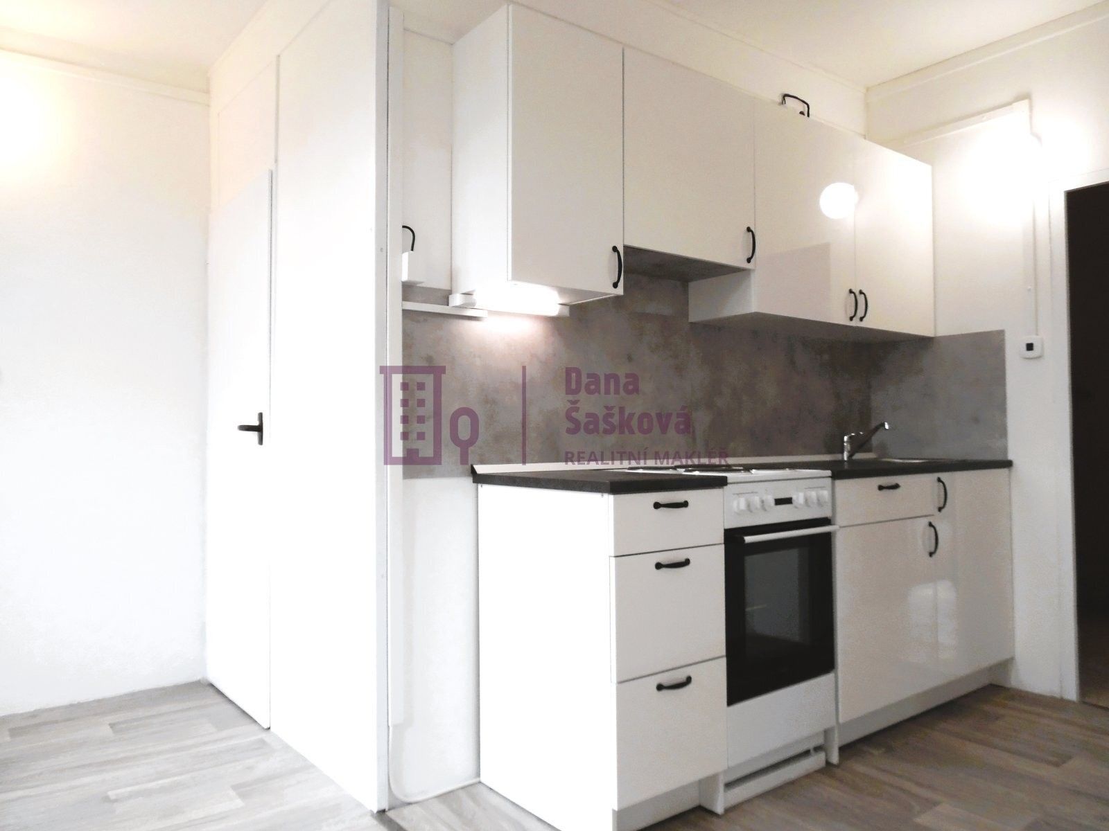 3+1, sídliště U Nádraží, Jindřichův Hradec, 87 m²