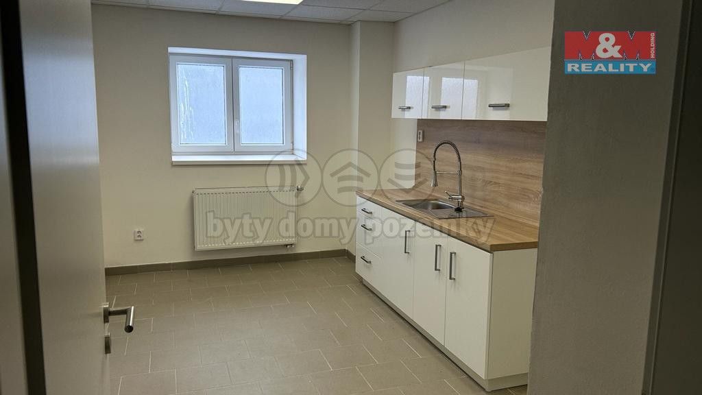 Pronájem kancelář - Březinova, Louny, 283 m²