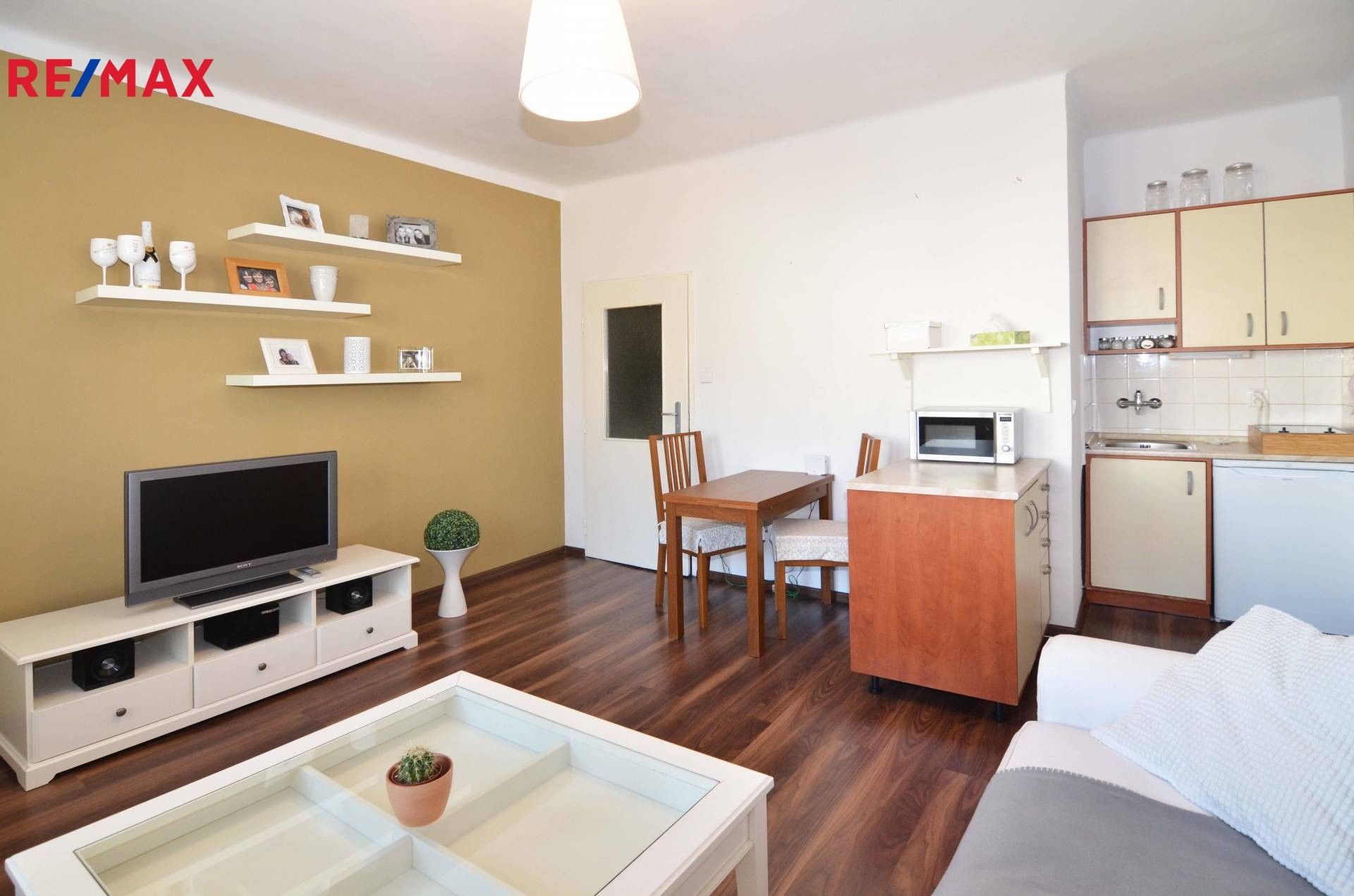 2+kk, Plzeňská, Praha, 41 m²