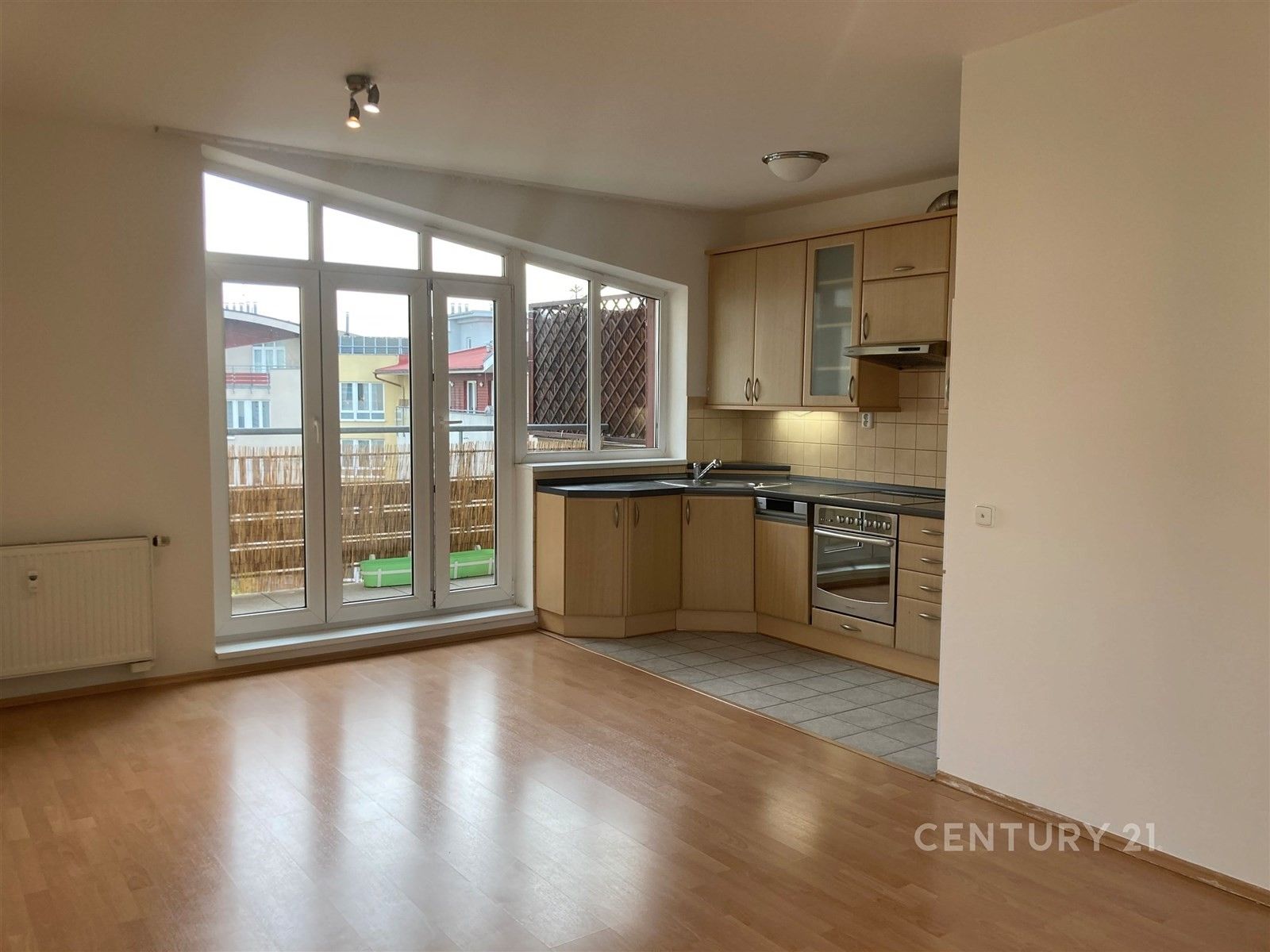 2+kk, Za černým mostem, Praha, 48 m²