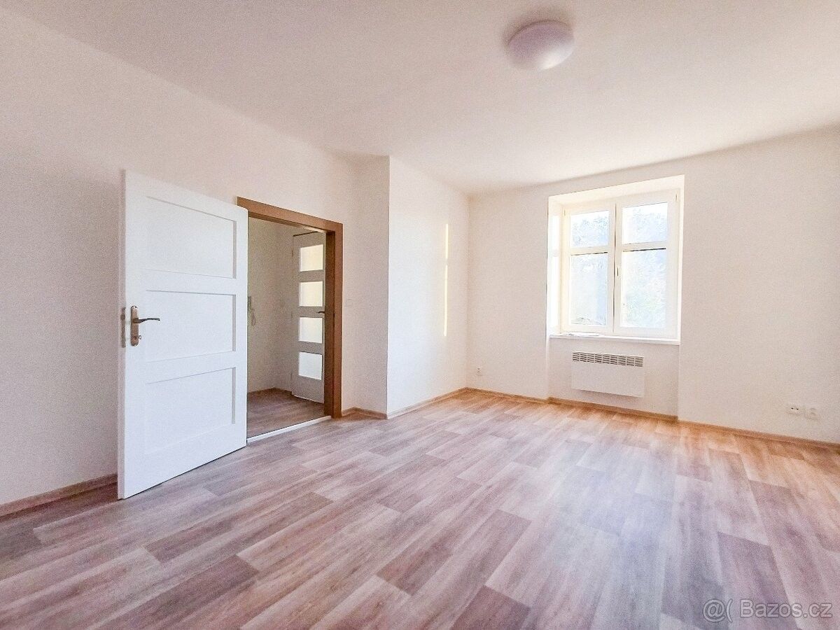 Pronájem byt 1+kk - Znojmo, 669 02, 29 m²