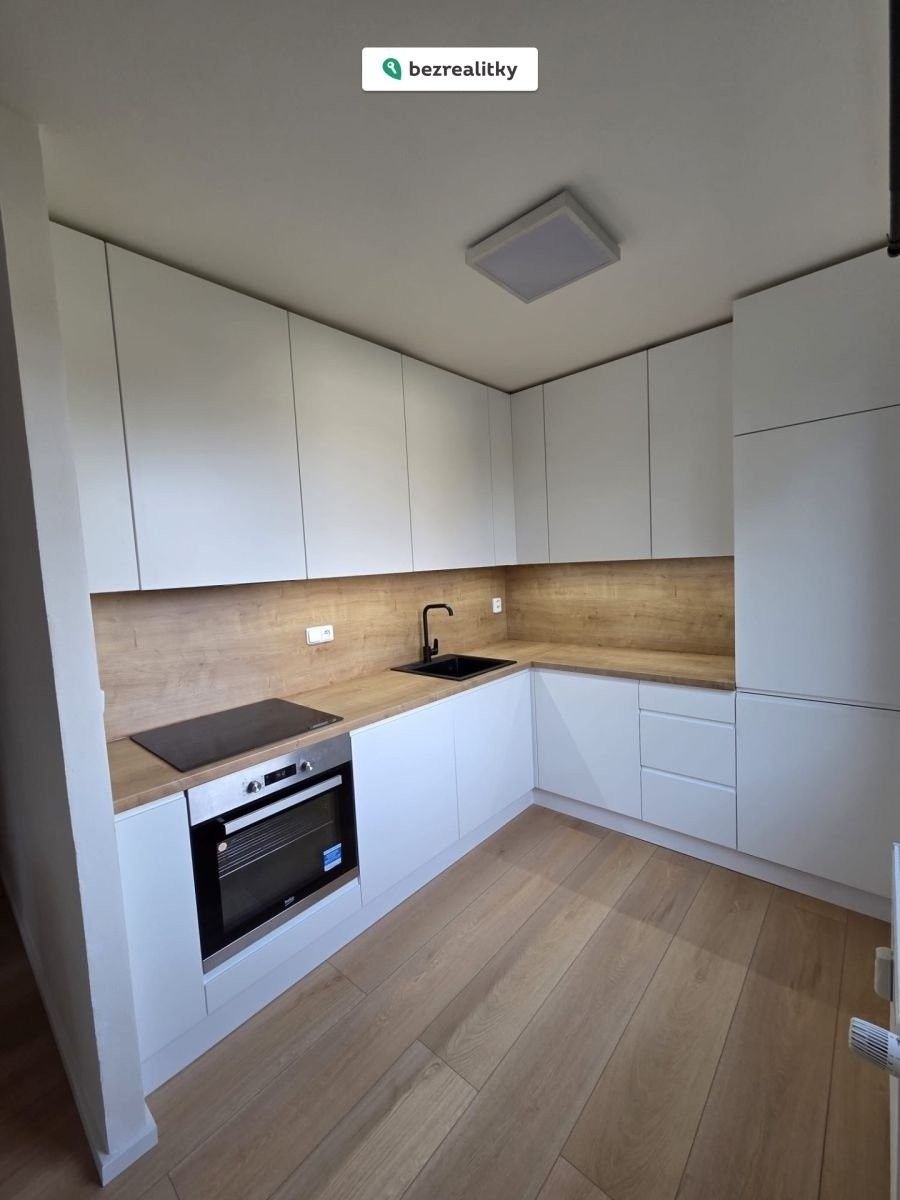 2+kk, 5. května, Měšice, 58 m²